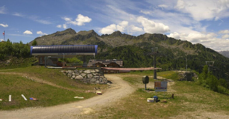 Webcam Skiarea Campiglio Dolomiti di Brenta Val di Sole Val Rendena - Seggiovia Orso Bruno 