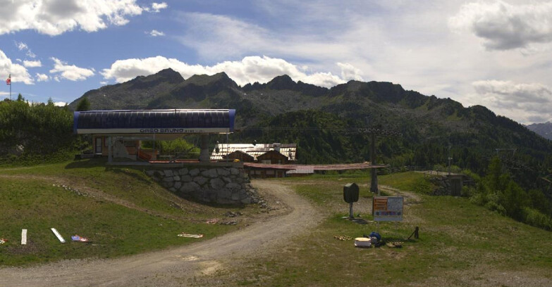 Webcam Skiarea Campiglio Dolomiti di Brenta Val di Sole Val Rendena - Seggiovia Orso Bruno 