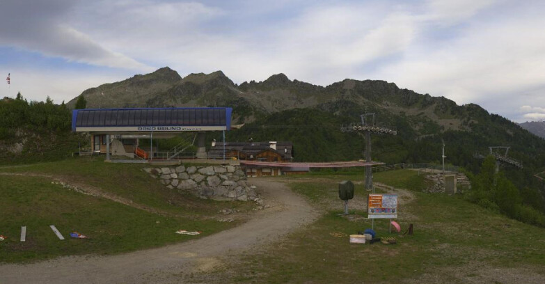 Webcam Skiarea Campiglio Dolomiti di Brenta Val di Sole Val Rendena - Seggiovia Orso Bruno 