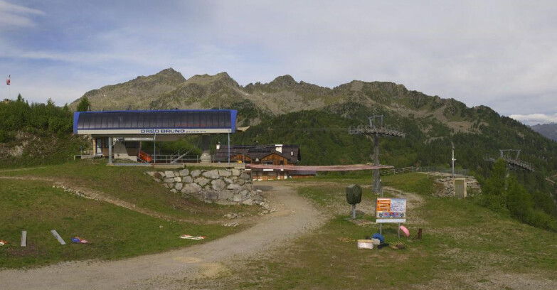 Webcam Skiarea Campiglio Dolomiti di Brenta Val di Sole Val Rendena - Seggiovia Orso Bruno 
