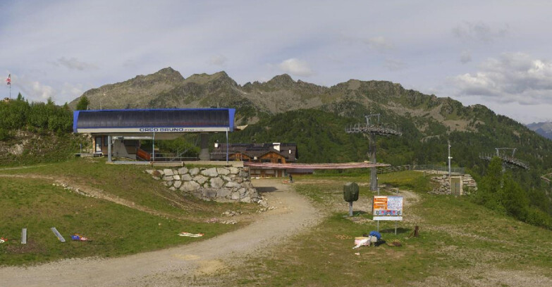 Webcam Folgarida-Marilleva  (Skiarea Campiglio Dolomiti di Brenta - Val di Sole Val Rendena) - Seggiovia Orso Bruno 