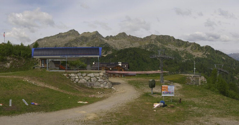 Webcam Folgarida-Marilleva  (Skiarea Campiglio Dolomiti di Brenta - Val di Sole Val Rendena) - Seggiovia Orso Bruno 