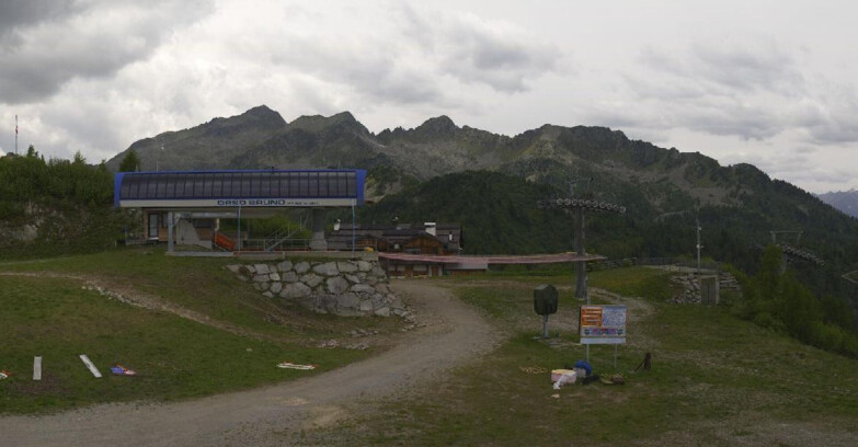 Webcam Folgarida-Marilleva  (Skiarea Campiglio Dolomiti di Brenta - Val di Sole Val Rendena) - Seggiovia Orso Bruno 
