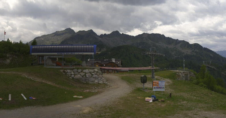 Webcam Folgarida-Marilleva  (Skiarea Campiglio Dolomiti di Brenta - Val di Sole Val Rendena) - Seggiovia Orso Bruno 