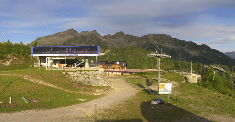 Webcam Folgarida-Marilleva  (Skiarea Campiglio Dolomiti di Brenta - Val di Sole Val Rendena) - Seggiovia Orso Bruno 