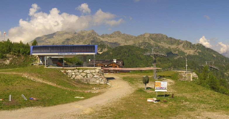 Webcam Folgarida-Marilleva  (Skiarea Campiglio Dolomiti di Brenta - Val di Sole Val Rendena) - Seggiovia Orso Bruno 