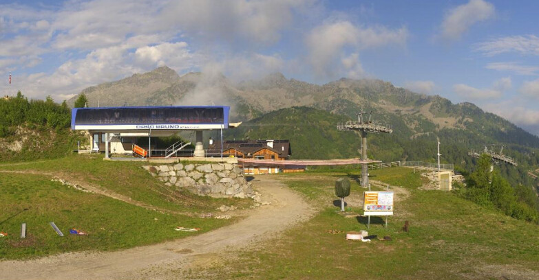 Webcam Folgarida-Marilleva  (Skiarea Campiglio Dolomiti di Brenta - Val di Sole Val Rendena) - Seggiovia Orso Bruno 