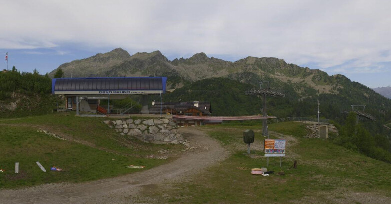 Webcam Skiarea Campiglio Dolomiti di Brenta Val di Sole Val Rendena - Seggiovia Orso Bruno 
