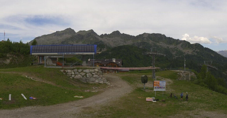 Webcam Skiarea Campiglio Dolomiti di Brenta Val di Sole Val Rendena - Seggiovia Orso Bruno 