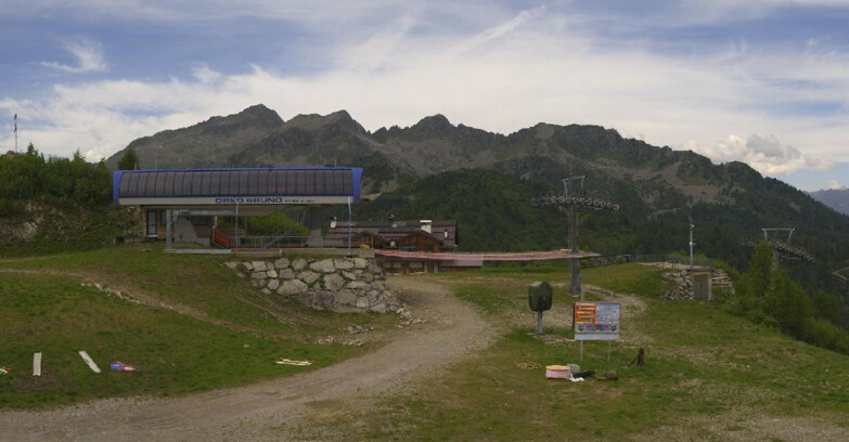 Webcam Skiarea Campiglio Dolomiti di Brenta Val di Sole Val Rendena - Seggiovia Orso Bruno 