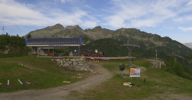 Webcam Skiarea Campiglio Dolomiti di Brenta Val di Sole Val Rendena - Seggiovia Orso Bruno 