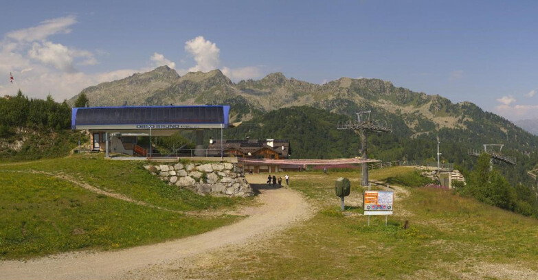 Webcam Folgarida-Marilleva  (Skiarea Campiglio Dolomiti di Brenta - Val di Sole Val Rendena) - Seggiovia Orso Bruno 