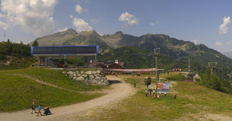Webcam Folgarida-Marilleva  (Skiarea Campiglio Dolomiti di Brenta - Val di Sole Val Rendena) - Seggiovia Orso Bruno 