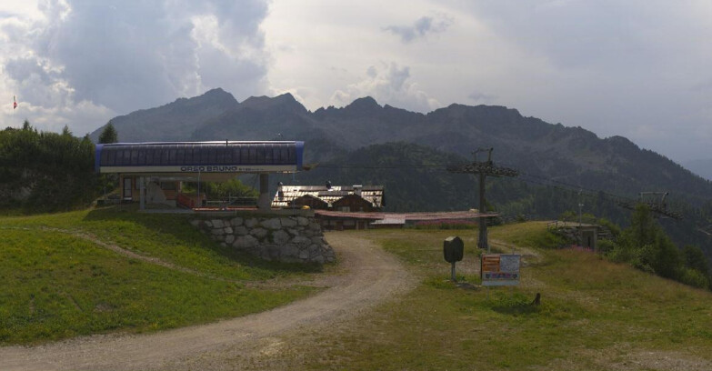 Webcam Folgarida-Marilleva  (Skiarea Campiglio Dolomiti di Brenta - Val di Sole Val Rendena) - Seggiovia Orso Bruno 