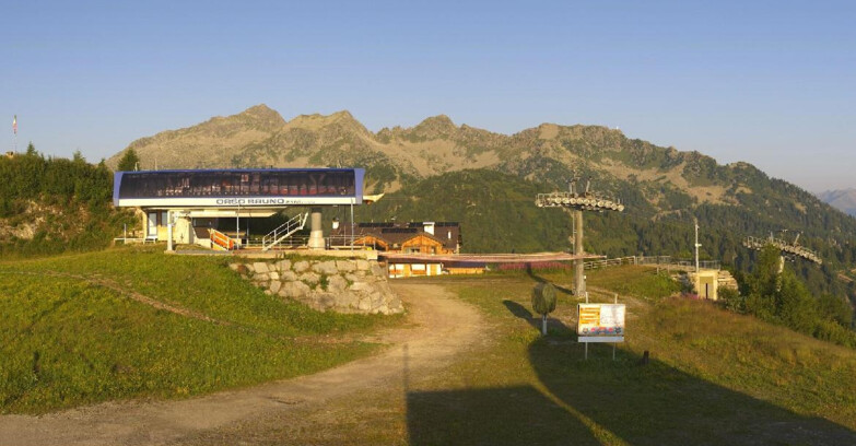 Webcam Folgarida-Marilleva  (Skiarea Campiglio Dolomiti di Brenta - Val di Sole Val Rendena) - Seggiovia Orso Bruno 