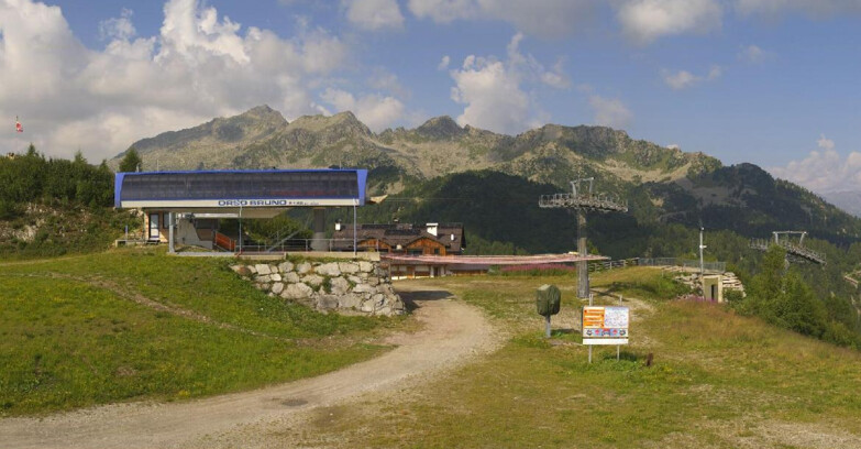 Webcam Ski area Campiglio Dolomiti di Brenta Val di Sole Val Rendena - Seggiovia Orso Bruno 