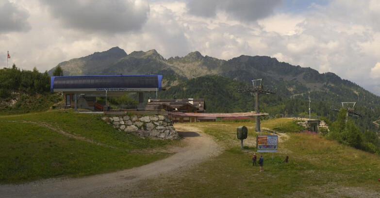 Webcam Ski area Campiglio Dolomiti di Brenta Val di Sole Val Rendena - Seggiovia Orso Bruno 