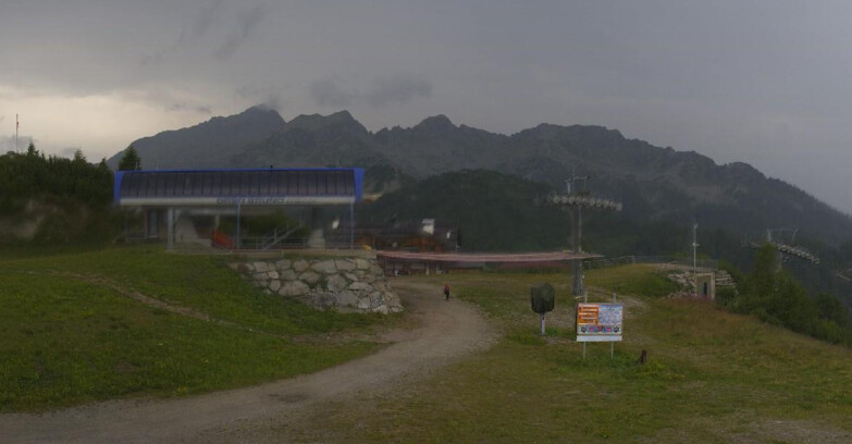 Webcam Ski area Campiglio Dolomiti di Brenta Val di Sole Val Rendena - Seggiovia Orso Bruno 
