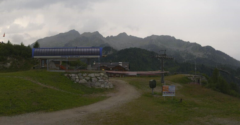 Webcam Ski area Campiglio Dolomiti di Brenta Val di Sole Val Rendena - Seggiovia Orso Bruno 