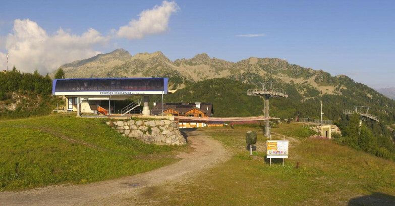 Webcam Ski area Campiglio Dolomiti di Brenta Val di Sole Val Rendena - Seggiovia Orso Bruno 