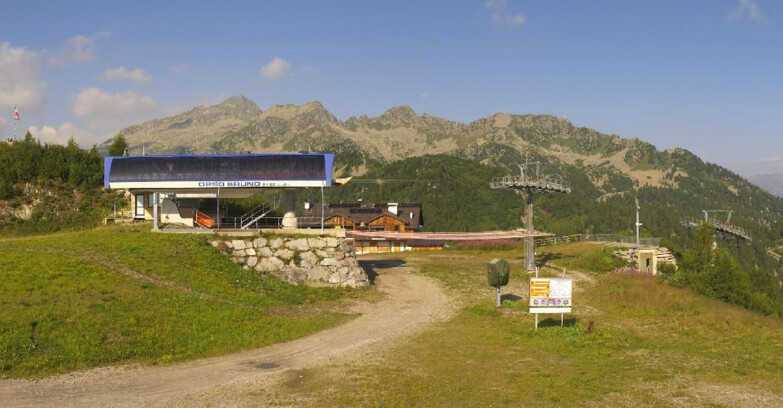 Webcam Ski area Campiglio Dolomiti di Brenta Val di Sole Val Rendena - Seggiovia Orso Bruno 