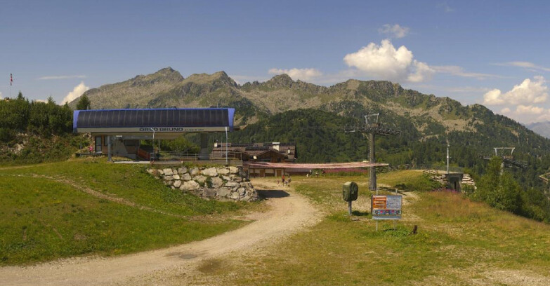 Webcam Folgarida-Marilleva  (Skiarea Campiglio Dolomiti di Brenta - Val di Sole Val Rendena) - Seggiovia Orso Bruno 