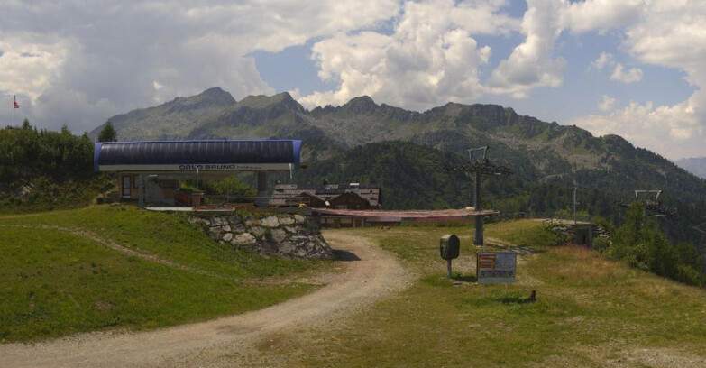 Webcam Folgarida-Marilleva  (Skiarea Campiglio Dolomiti di Brenta - Val di Sole Val Rendena) - Seggiovia Orso Bruno 