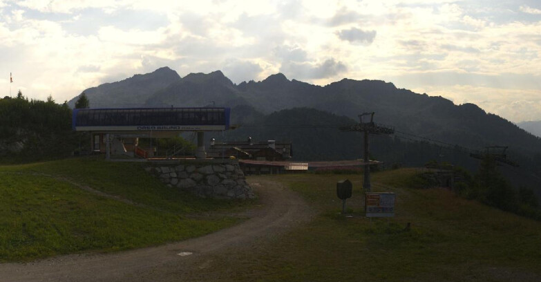 Webcam Folgarida-Marilleva  (Skiarea Campiglio Dolomiti di Brenta - Val di Sole Val Rendena) - Seggiovia Orso Bruno 