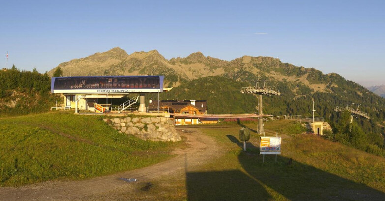 Webcam Folgarida-Marilleva  (Skiarea Campiglio Dolomiti di Brenta - Val di Sole Val Rendena) - Seggiovia Orso Bruno 