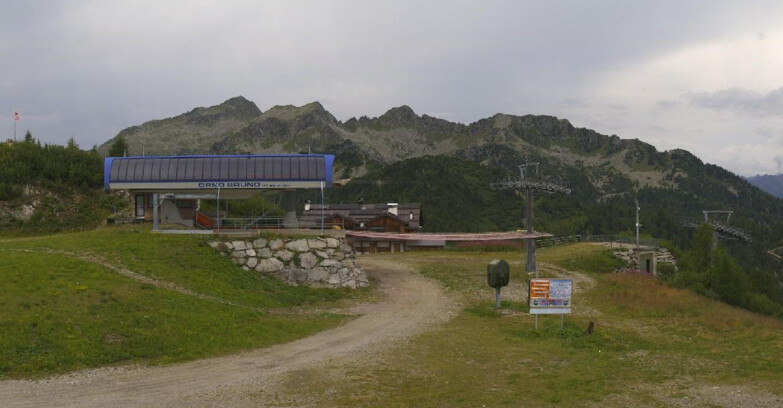 Webcam Skiarea Campiglio Dolomiti di Brenta Val di Sole Val Rendena - Seggiovia Orso Bruno 