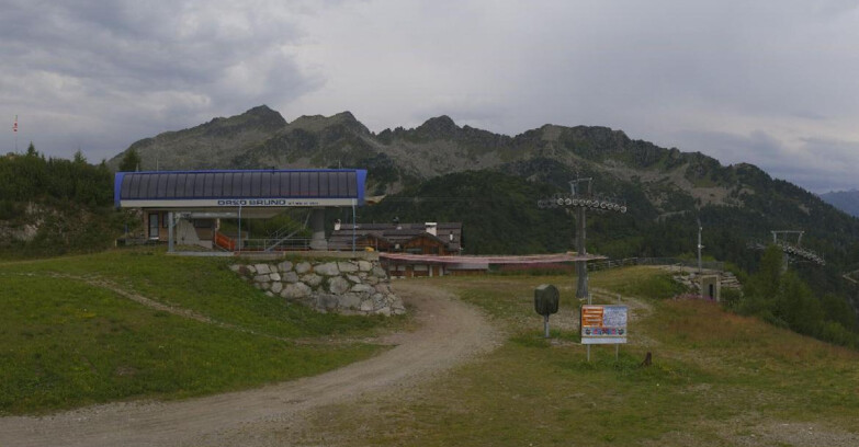 Webcam Skiarea Campiglio Dolomiti di Brenta Val di Sole Val Rendena - Seggiovia Orso Bruno 