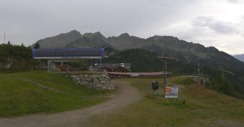 Webcam Skiarea Campiglio Dolomiti di Brenta Val di Sole Val Rendena - Seggiovia Orso Bruno 