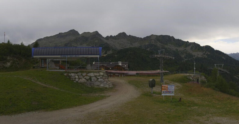 Webcam Skiarea Campiglio Dolomiti di Brenta Val di Sole Val Rendena - Seggiovia Orso Bruno 