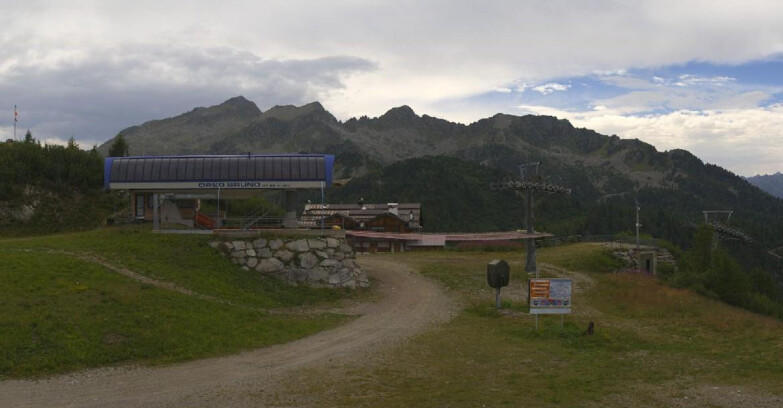 Webcam Skiarea Campiglio Dolomiti di Brenta Val di Sole Val Rendena - Seggiovia Orso Bruno 