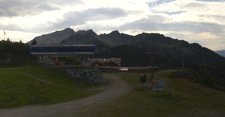 Webcam Skiarea Campiglio Dolomiti di Brenta Val di Sole Val Rendena - Seggiovia Orso Bruno 