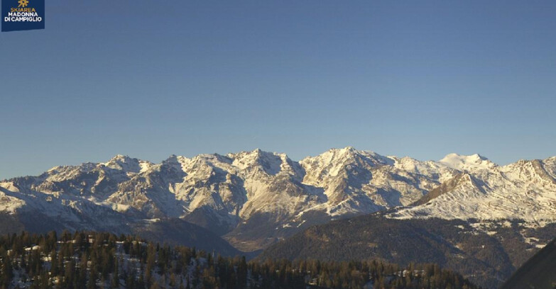 Webcam Folgarida-Marilleva  (Skiarea Campiglio Dolomiti di Brenta - Val di Sole Val Rendena) - Gruppo Ortles-Cevedale 