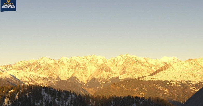 Webcam Folgarida-Marilleva  (Skiarea Campiglio Dolomiti di Brenta - Val di Sole Val Rendena) - Gruppo Ortles-Cevedale 