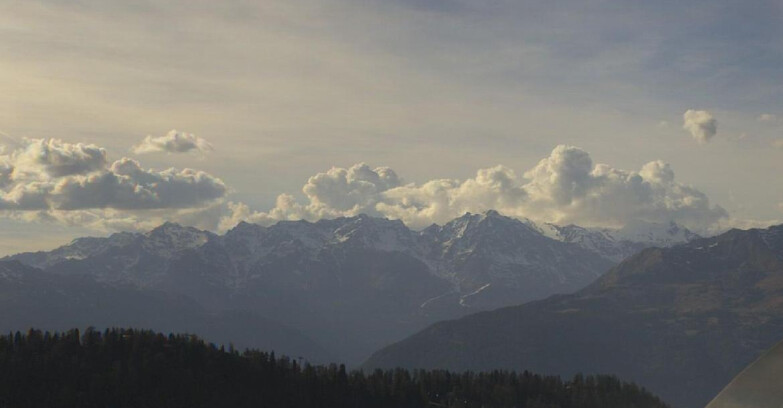 Webcam Folgarida-Marilleva  (Skiarea Campiglio Dolomiti di Brenta - Val di Sole Val Rendena) - Gruppo Ortles Cevedale 