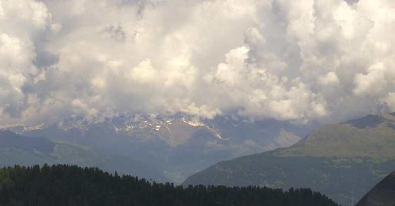 Webcam Folgarida-Marilleva  (Skiarea Campiglio Dolomiti di Brenta - Val di Sole Val Rendena) - Gruppo Ortles Cevedale 