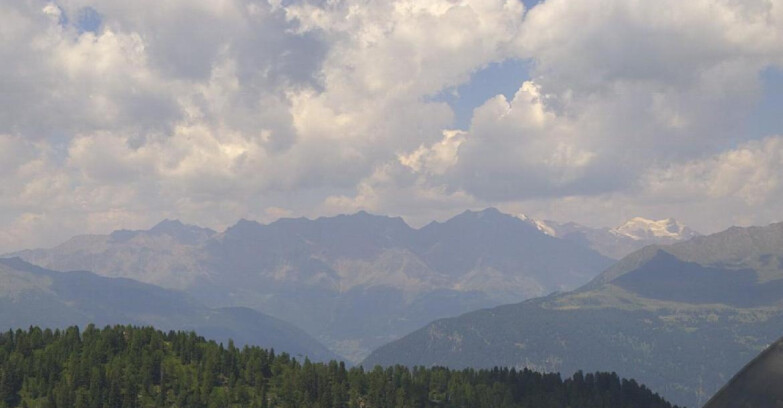 Webcam Folgarida-Marilleva  (Skiarea Campiglio Dolomiti di Brenta - Val di Sole Val Rendena) - Gruppo Ortles Cevedale  