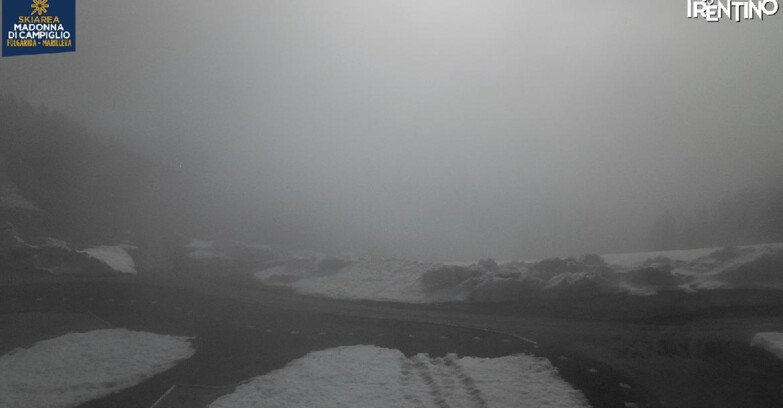 Webcam Skiarea Campiglio Dolomiti di Brenta Val di Sole Val Rendena - Pista delle Rocce - Folgarida