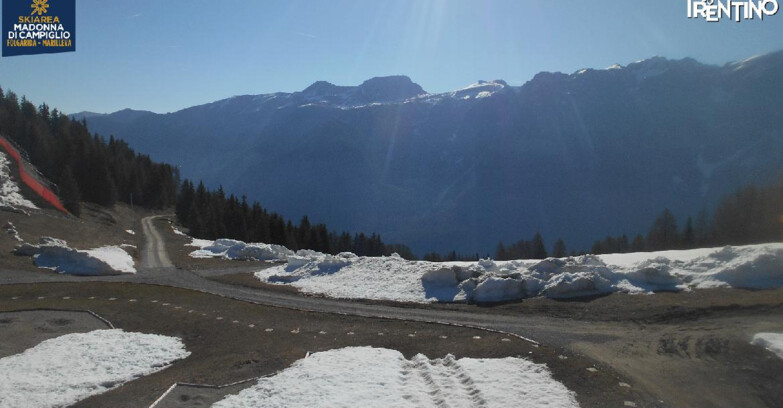 Webcam Skiarea Campiglio Dolomiti di Brenta Val di Sole Val Rendena - Pista delle Rocce - Folgarida