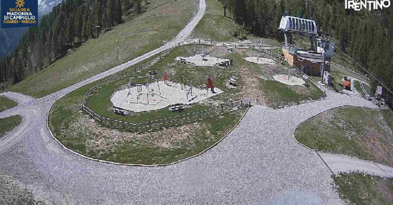 Webcam Folgarida-Marilleva  (Skiarea Campiglio Dolomiti di Brenta - Val di Sole Val Rendena) - Pista delle Rocce - Folgarida
