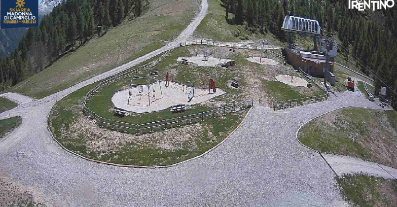 Webcam Folgarida-Marilleva  (Skiarea Campiglio Dolomiti di Brenta - Val di Sole Val Rendena) - Pista delle Rocce - Folgarida