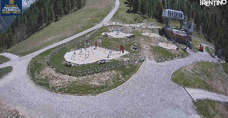 Webcam Folgarida-Marilleva  (Skiarea Campiglio Dolomiti di Brenta - Val di Sole Val Rendena) - Pista delle Rocce - Folgarida