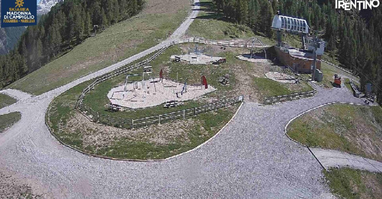 Webcam Folgarida-Marilleva  (Skiarea Campiglio Dolomiti di Brenta - Val di Sole Val Rendena) - Pista delle Rocce - Folgarida