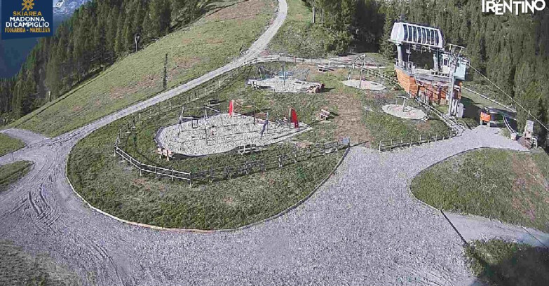 Webcam Folgarida-Marilleva  (Skiarea Campiglio Dolomiti di Brenta - Val di Sole Val Rendena) - Pista delle Rocce - Folgarida
