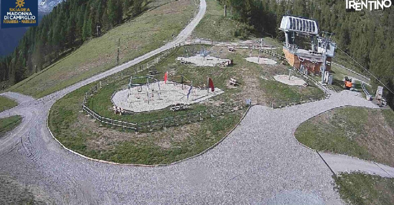 Webcam Folgarida-Marilleva  (Skiarea Campiglio Dolomiti di Brenta - Val di Sole Val Rendena) - Pista delle Rocce - Folgarida