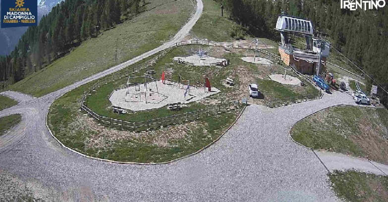 Webcam Skiarea Campiglio Dolomiti di Brenta Val di Sole Val Rendena - Pista delle Rocce - Folgarida