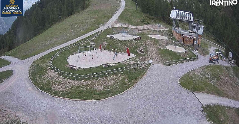 Webcam Skiarea Campiglio Dolomiti di Brenta Val di Sole Val Rendena - Pista delle Rocce - Folgarida